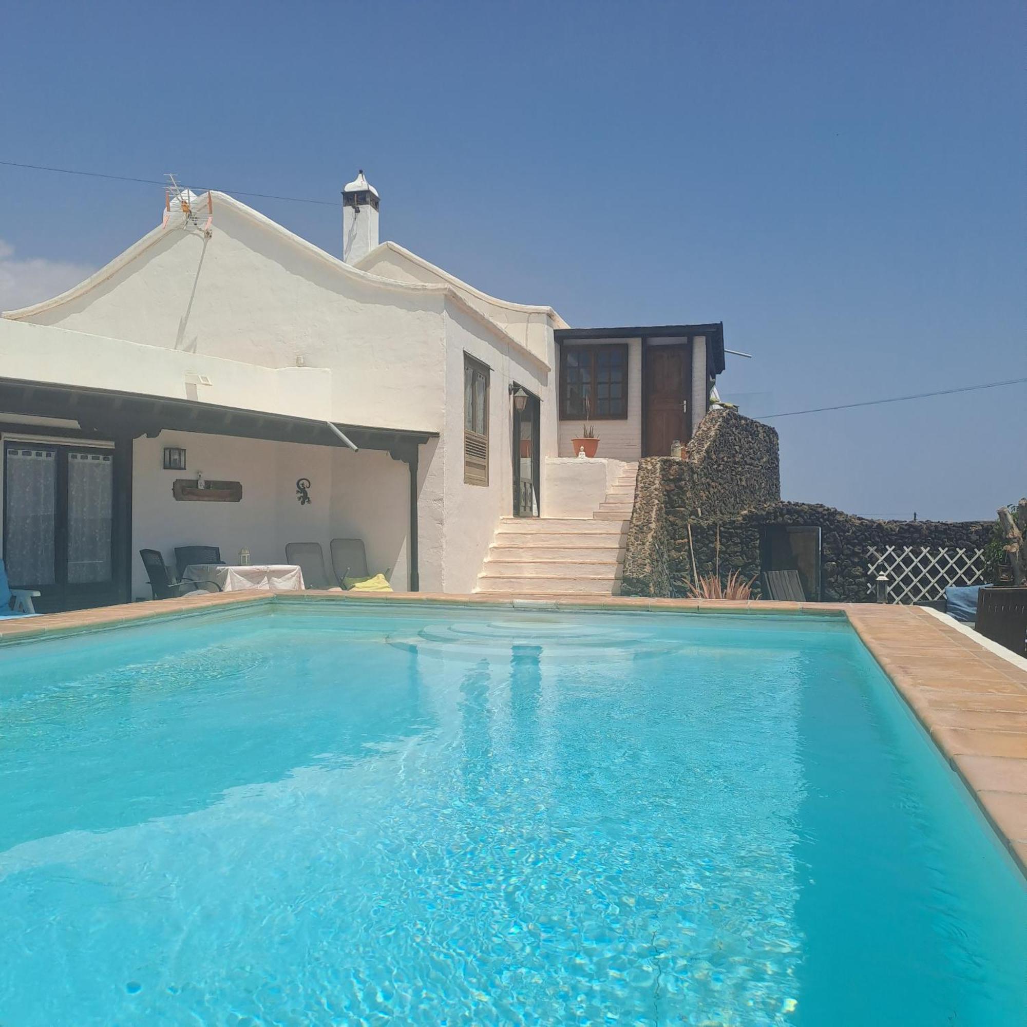 Tipica Lanzarote House Only Adults Bed and Breakfast Tías Εξωτερικό φωτογραφία