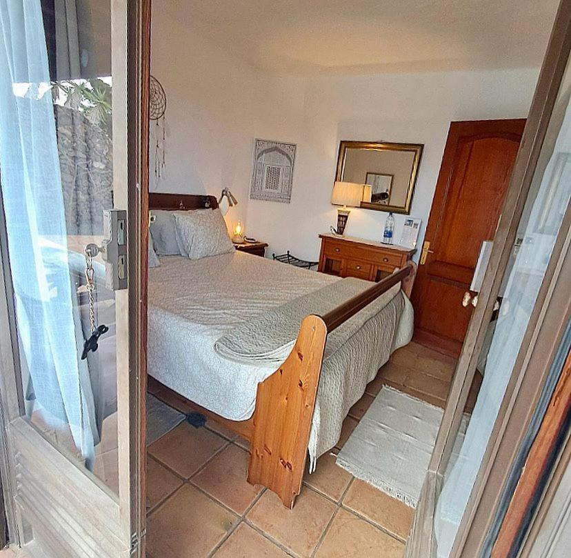 Tipica Lanzarote House Only Adults Bed and Breakfast Tías Δωμάτιο φωτογραφία